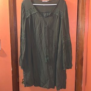 *3 for $25* Mi Ami Hunter Green Dress w/ pockets n lace on sleeves Size L